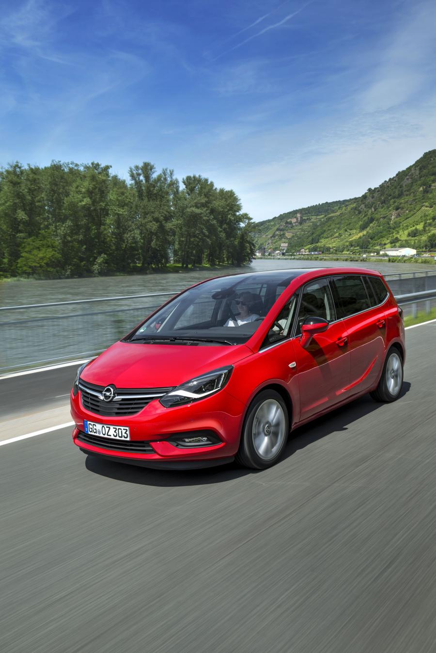  Opel Zafira Turbo 2016 года  (фото 17 из 20)